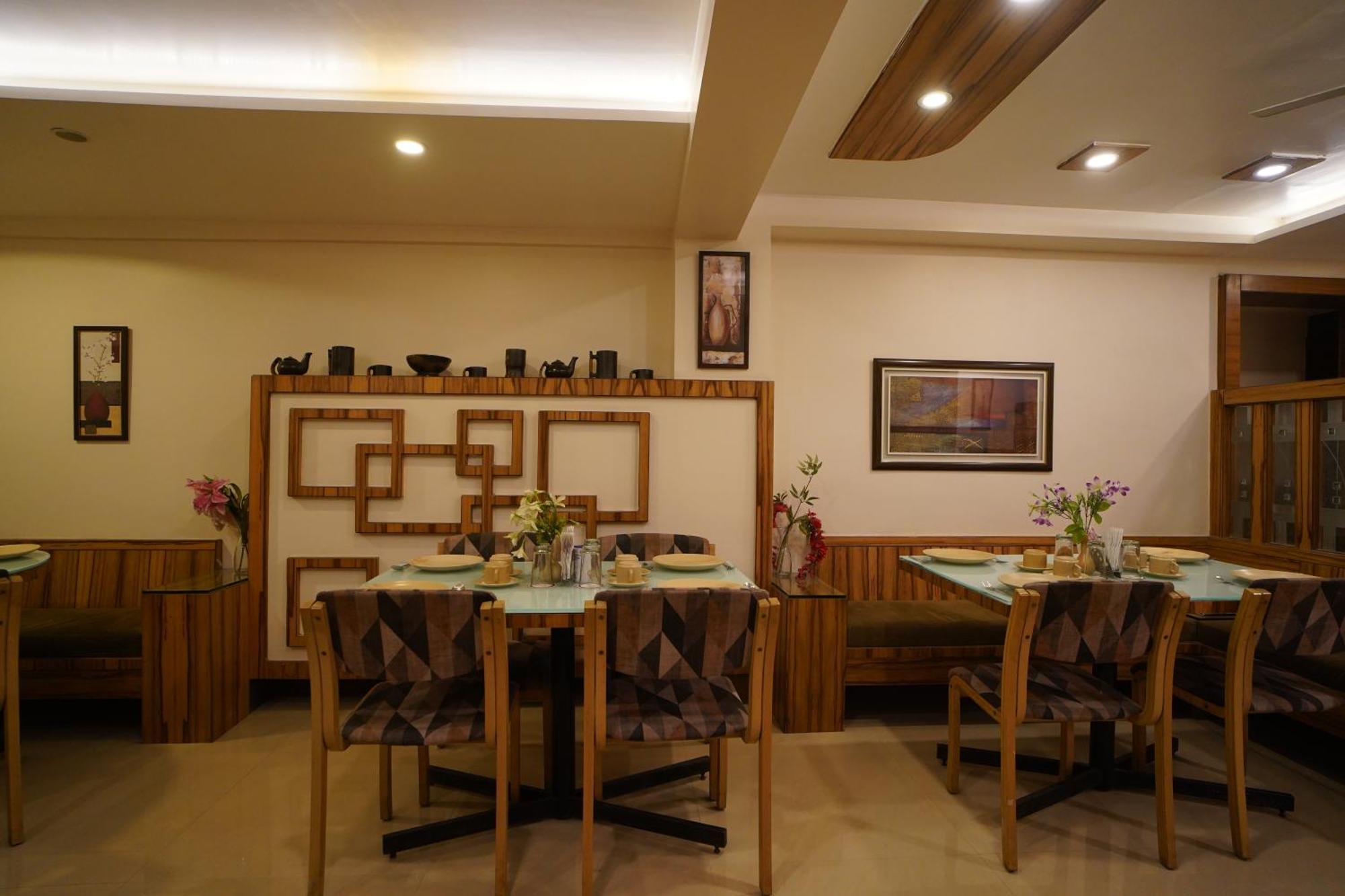בהופאל Hotel Gk Palace מראה חיצוני תמונה