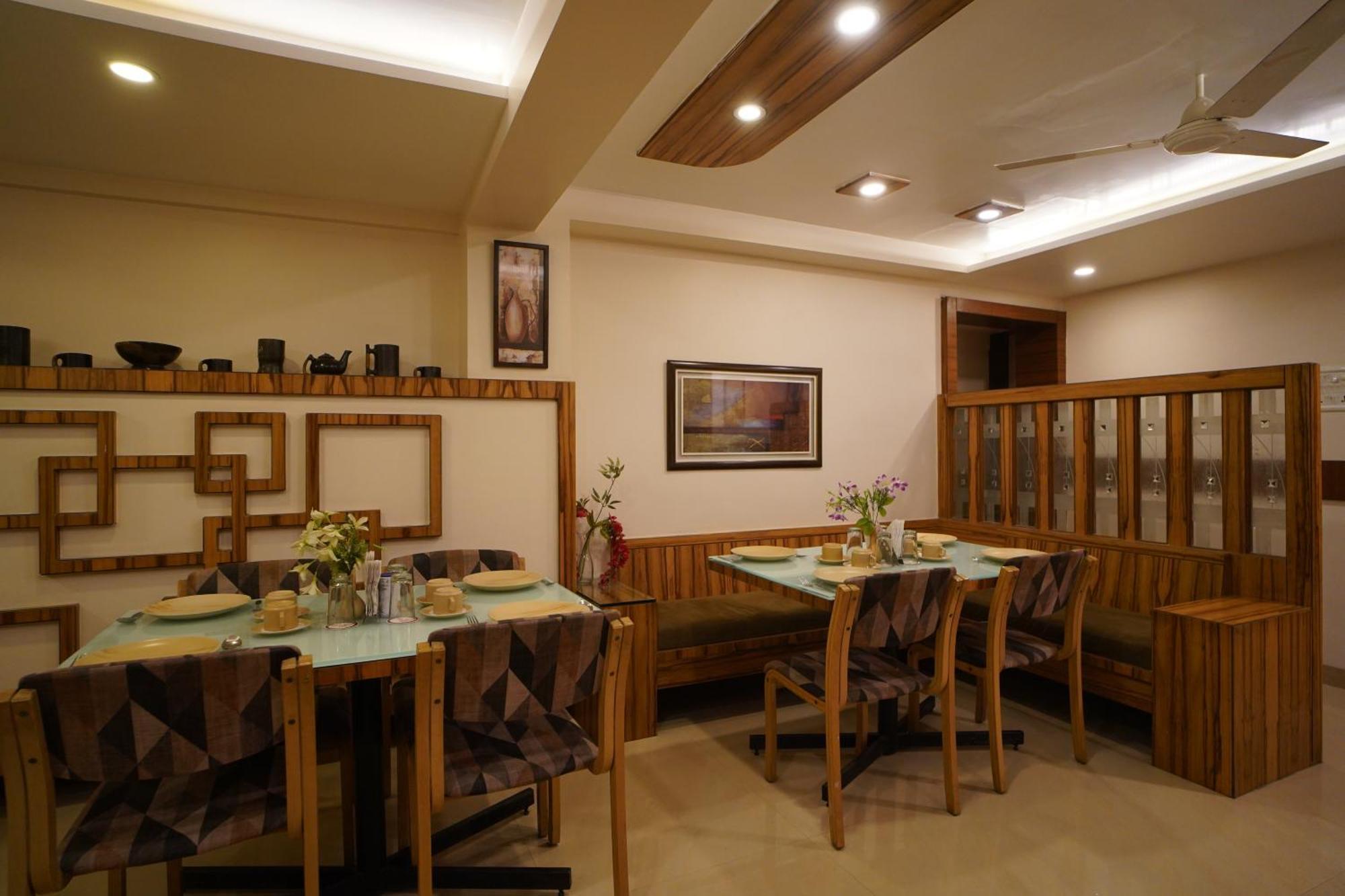 בהופאל Hotel Gk Palace מראה חיצוני תמונה