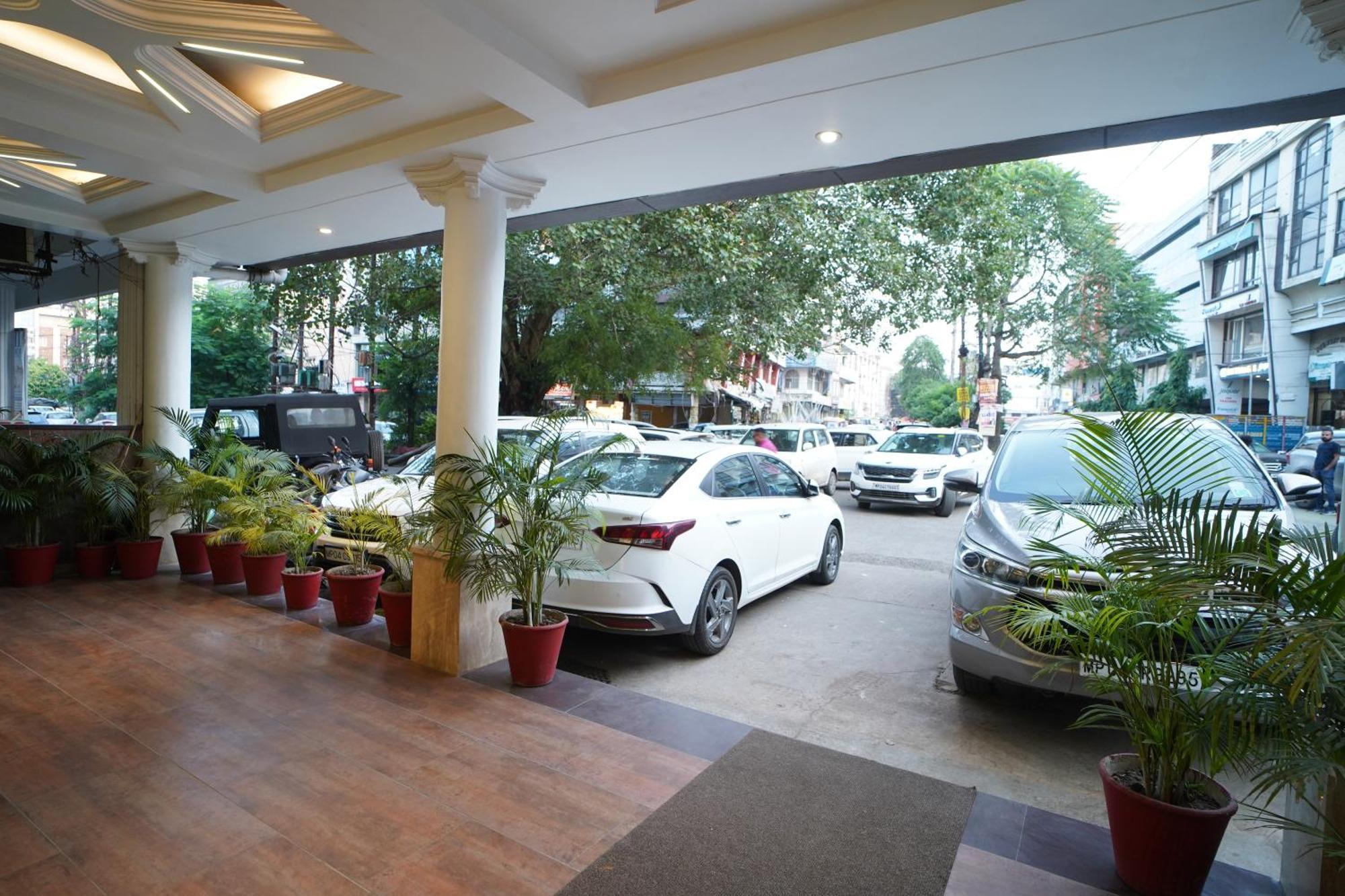 בהופאל Hotel Gk Palace מראה חיצוני תמונה