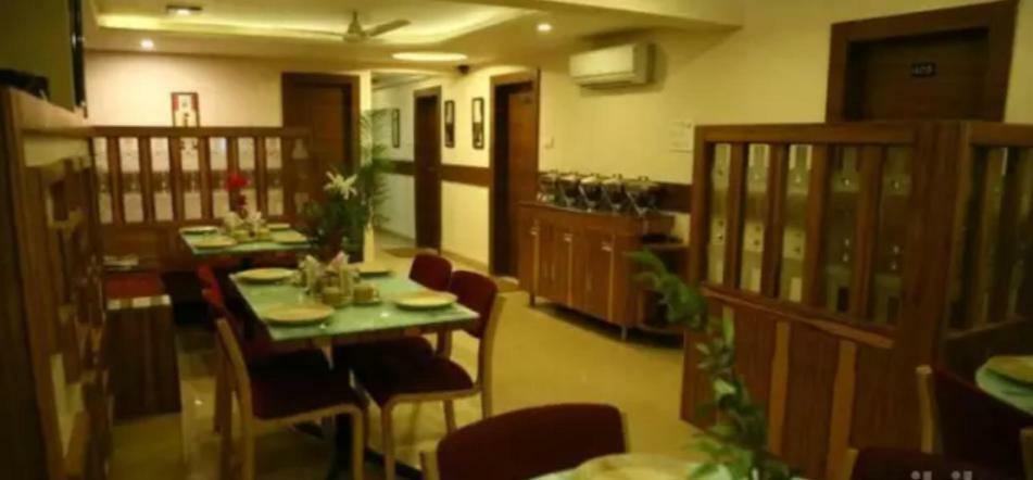 בהופאל Hotel Gk Palace מראה חיצוני תמונה